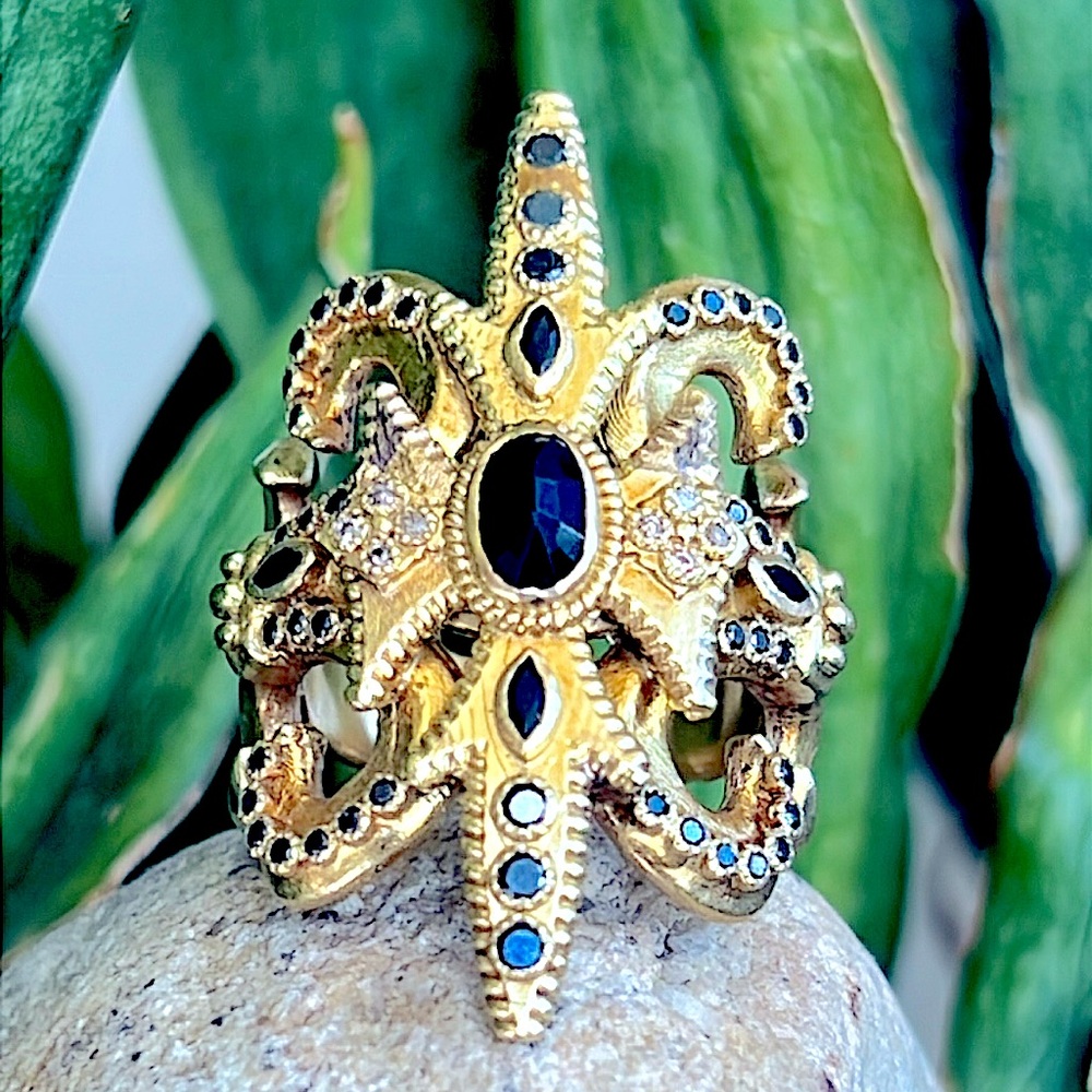 18k Gold diamond and sapphire Fleur-de-Lis Ring